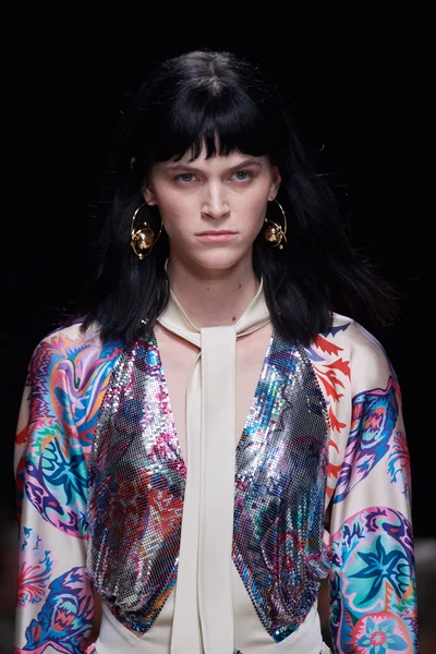 Look 5